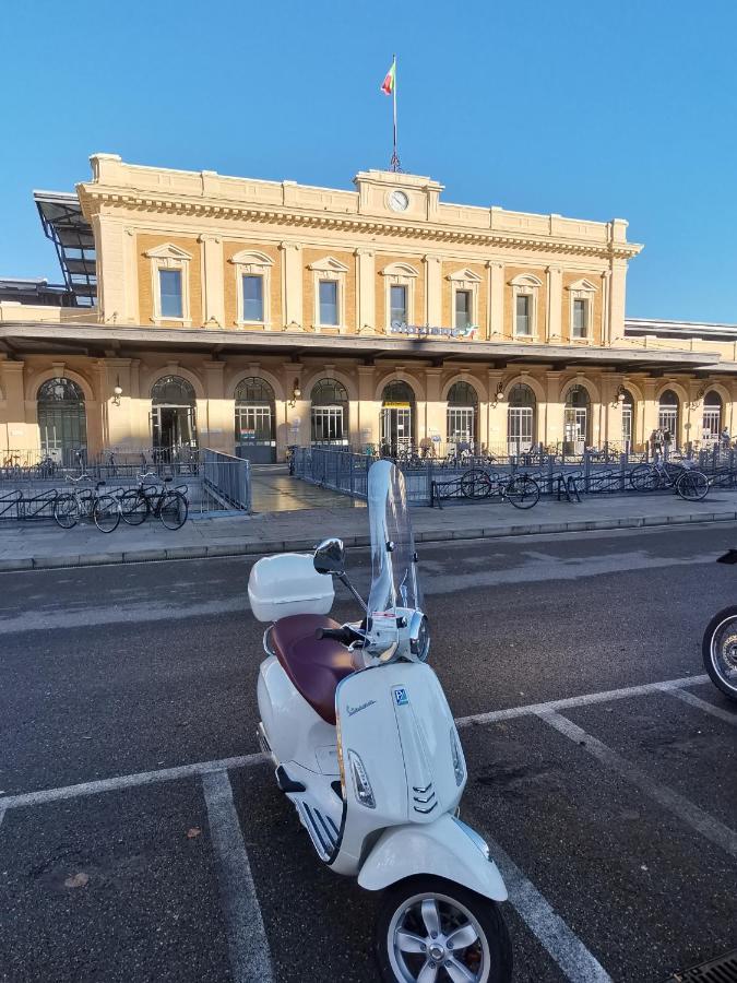 Parma Express Residenza III Front Train Station & Privat Parking Before Ceckin III Πάρμα Εξωτερικό φωτογραφία